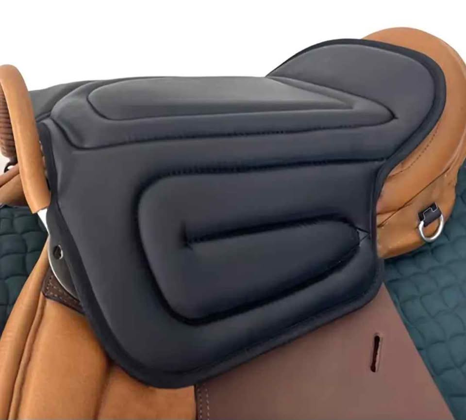 Equestrian Saddle Pad Ergonomic Design