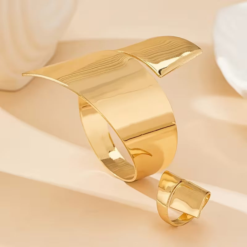 2pcs Set: Fashionable Bangle and Ring with a minimalist open design